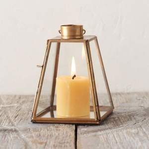 Linterna de latón única hecha a mano con pátina antigua perfecta para interiores rústicos y estilo tradicional del hogar - Product Image 6