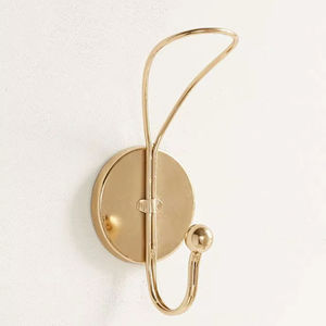 Crochet mural en métal pour suspendre des plantes, des lanternes et des objets décoratifs dans les espaces de vie intérieurs et extérieurs - Product Image 1