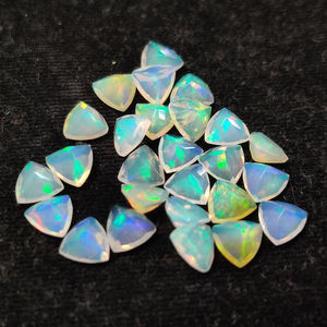 Opale éthiopienne naturelle, 5x5mm, facette en trillions, taille en trillions authentique d'opale éthiopienne, pleine d'opale de feu, pierre précieuse, prix de gros - Product Image 3