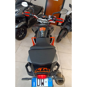 Motocicleta Deportiva de Alto Rendimiento 690 Duke 35 KW - Product Image 3
