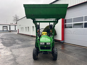Tracteur utilitaire compact John Deere 3025E, 24,4 CV, diesel, 4 roues motrices, transmission hydrostatique, à vendre - Product Image 2