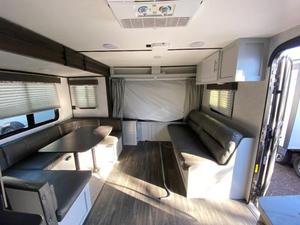 Camping-car K-e-y-s-t-o-n-e RV B-u-l-l-e-t C-r-o-s-s-f-i-r-e 2190EX d'occasion de 2021 prêt à être vendu - Product Image 5