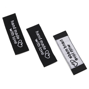 Etiquetas de tamaño de ropa tejidas personalizadas para ropa Borde cortado con láser Respaldo Hierro Costura Etiquetas de camisa tejidas - Product Image 2