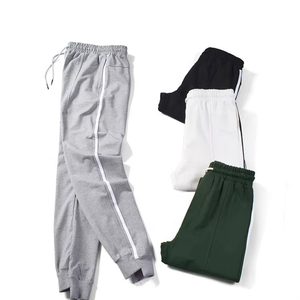 Pantalones de chándal de algodón 100% personalizados para hombre al por mayor, pantalones de chándal informales deportivos, diseño de rayas laterales, cintura media, cordón liso teñido - Product Image 1
