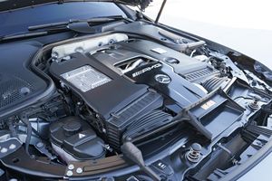 Mercedes-Benz AMG GT63 S 4 portes 2021, boîte automatique, essence, turbo, transmission intégrale, cuir, ROUGE, d'occasion, certifié, propre et en bon état - Product Image 5