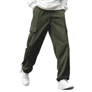 Pantalones de chándal para hombre de diseño único hechos de tela suave con amplios bolsillos de almacenamiento para uso al aire libre y entrenamiento disponibles a bajo precio - Product Image 3