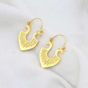 Vente chaude 18K Plaqué Or Ethnique Tribal Indien Bohème Laiton Designer Huggie Hoop Boucles D'oreilles pour les Femmes De Mode Partie Porter - Product Image 4