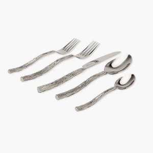 Vente en gros de couverts au design élégant personnalisé Style occidental Ensemble de couverts en acier inoxydable plaqué argent pour la maison Hôtel Restaurant - Product Image 1