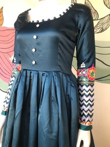 Conjunto de vestido largo indio listo para usar, conjunto de Dupatta, Color Rama, seda Malai, estampado Digital pesado, costura completa para mujer, para bodas informales - Product Image 5