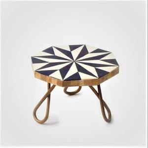 Support à gâteau élégant en résine époxy bon marché support à gâteau de mariage avec accents en résine et bois Conteneur à gâteau en terrazzo - Product Image 1