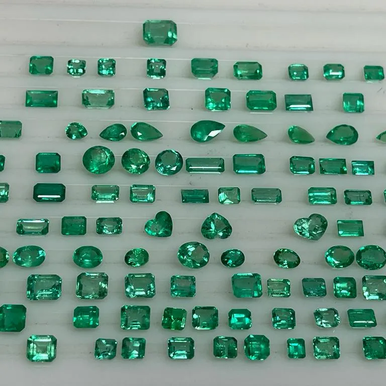 Atacado Loose Emerald Gemstones Lot Para Venda Forma Mista e Tamanho Natural Emerald Ethiopian Origem Handmade