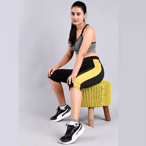 Best Price Women <b>Capri</b> Latest Fashion Breathable Workout OEM Service Elastic Waist Yoga <b>Leggings</b> - Product Image 4