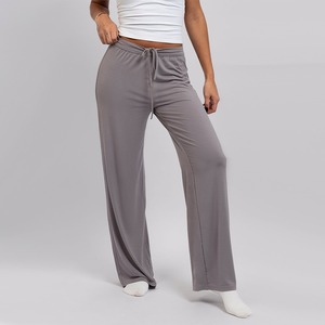 OEM logotipo personalizado de gran tamaño de ajuste suelto de pierna ancha Peso ligero Deportes Yoga Joggers para las mujeres - Product Image 5