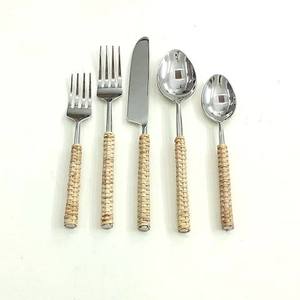 Ensemble de couverts en acier inoxydable forgé à la main, couteau, fourchette et cuillère, couverts en acier miroir - Product Image 2