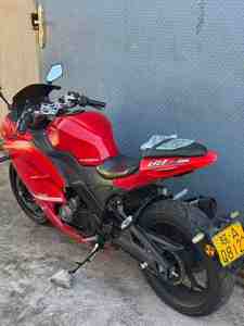 Motocicleta de Carreras con el MEJOR Diseño, Motor Monocilíndrico con Doble Refrigeración por Agua - Product Image 2