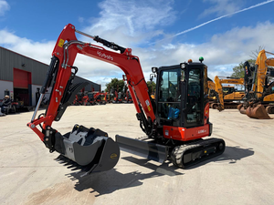 Cabine fermée Kubota U36-4 |   3 seaux inclus |   Mini-excavatrice de 3,5 tonnes - Product Image 1