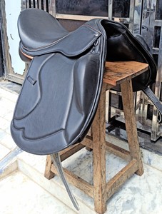 Nueva Silla de Montar de Cuero Inglés de Primera Calidad, Personalizada, con Armazón de Plástico, para Caballos de Paso - Product Image 2