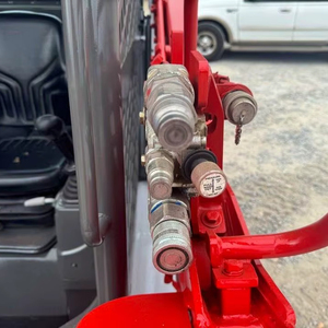 TAKEUCHI TL6R COMPACT TRACK LOADER Minicargadora a la venta equipo de construcción de servicio pesado - Product Image 4