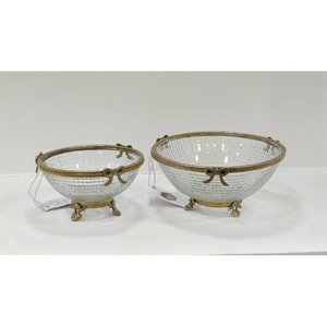 Designed Metal <b>Serving</b> <b>Bowl</b> With Leaf Stand Tabletop Decor High Quality Metallic Essential Kitchenware for Home and Hotels - Product Image 1