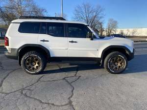 2024 pour Prado 4x4 SUV Neuf/Occasion Véhicule tout-terrain avec boîte de vitesses automatique Conduite à gauche Caméra arrière - Product Image 4