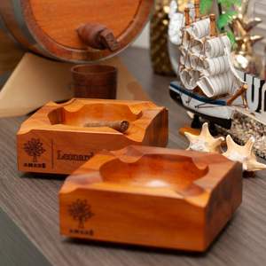 Cendrier en bois au design sculpté Artisanat traditionnel - Product Image 2