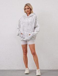 Sweat-shirt à capuche camouflage pour femme Feuille d'érable Sweat-shirt à capuche ample à manches longues Pull-over avec poche pour couple Mélange de coton - Product Image 5