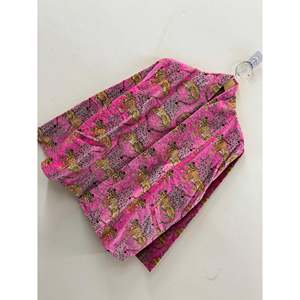 Veste réversible automne motif léopard et floral, rose fuchsia, en velours imprimé, brodée, matelassée, avec coque en cuir, logo personnalisé - Product Image 1