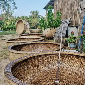 Barco redondo de bambú hecho a mano natural redondo coracle boats con remo y asiento para Resort ribereño de lujo - Product Image 3