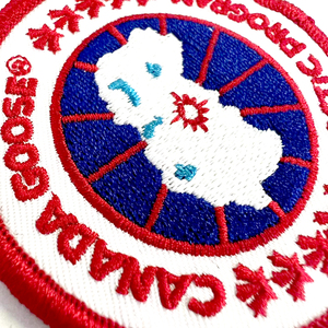 Venta caliente 3D Chenille parches logotipo personalizado cosido en forma de corazón tela de sarga adhesivo Merrow borde esqueleto bordado Diseño - Product Image 3