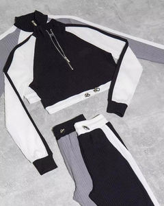 ชุดวอร์มสองชิ้นสำหรับผู้หญิงชุดครอปท็อปและมีฮู้ดชุดเทรนนิ่งผ้าคอตตอน100% เป็นมิตรกับสิ่งแวดล้อมแบบใหม่ขายส่ง (6) - Product Image 6