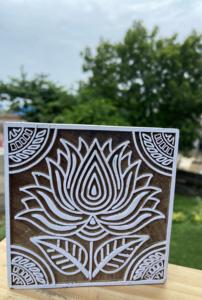 Bloque de Impresión de Madera Tallado a Mano con Diseño Floral de Loto |   Herramienta de Impresión Textil Tradicional India con Bloques Cuadrados - Product Image 2