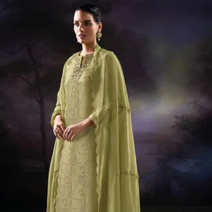 Jacquard de seda pura Salwar Kameez Catálogo completo para ropa de fiesta Ropa india y pakistaní disponible a precio mayorista - Product Image 1