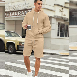 Venta caliente sudaderas con capucha conjuntos de pantalones cortos para adultos en tela de algodón 100% Casual invierno al aire libre conjuntos de dos piezas hechas por Terzo Sports - Product Image 3