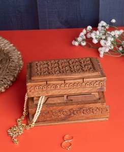 Joyero rectangular de madera de nogal con motivo floral tallado en la parte superior-caja de almacenamiento de madera hecha a mano de 6x4 pulgadas para mujer - Product Image 3