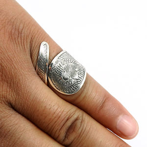 Meilleure vente Nouveau design 925 en argent sterling massif Design unique Bague gravée Bijoux faits à la main Prix de gros Fournisseurs en vrac - Product Image 3