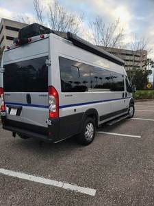 Autocaravana SUV de Lujo 2023, Caravana Económica para Acampar, Vehículo para Uso como Casa Rodante, Color Blanco, para 4-6 Personas, Euro IV, Automático - Product Image 3