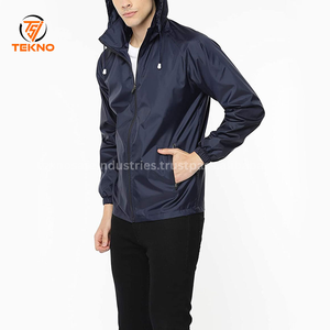 Chaqueta cortavientos Softshell personalizada de alta calidad para hombre, impermeable, para exteriores, con capucha, para correr, bordado, patrón recubierto, servicio OEM - Product Image 2