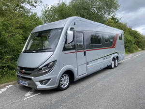 Caravane de luxe tout-terrain Mercedes pour application automobile en Allemagne - Product Image 5