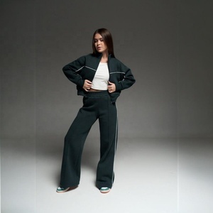 Survêtement personnalisé pour femmes, vêtements de sport et de jogging, coupe ajustée, survêtement de course pour femmes - Product Image 4