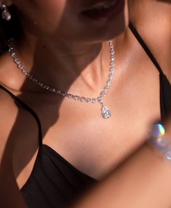 Collar Solitario con Diamante Verdadero de 3.4 CT, Diamante Cultivado en Laboratorio, Oro de 18 Quilates, Joyería Elegante con Certificación IGI - Product Image 3