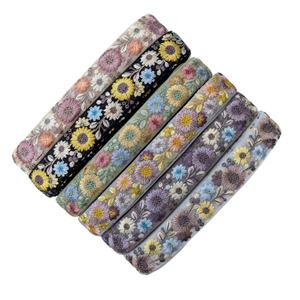 Adornos y cintas de encaje de diseñador de calidad premium con lentejuelas Decoración de alta moda y artesanía para vestidos de novia - Product Image 1