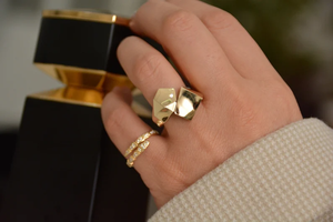 แหวนทองแท้14K แหวนเล็กๆน้ำหนักเบาเป็นชิ้นเล็กๆสำหรับผู้หญิงเครื่องประดับตามสั่ง - Product Image 2