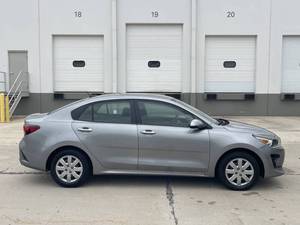 Precio bajo, Kia Rio S 2021, auto usado en venta - Product Image 4