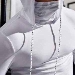 Vente en gros Sweat à capuche à manches longues de couleur unie pour hommes - Product Image 6