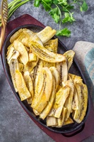 Chips de plantain frits Plantain doux du VietNam Chips Recette Mariquitas Cubanas Bandes de plantain frit Croquant profond