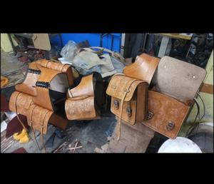 Bolsas de sillín de grado certificado con cuero genuino Hecho Estilo Vintage Bolsas de sillín diseñadas a mano para la venta - Product Image 5