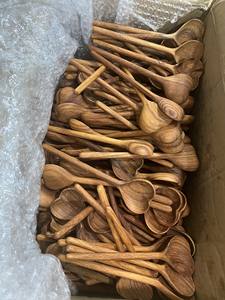 Cuchara de madera natural de mango largo de nuevo diseño de fabricación de Vietnam vendedor caliente ecológico para fiestas - Product Image 5