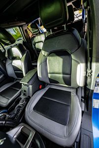 Ford Bronco Black Diamond Advanced 2021 Usado, 1 Dueño, Motor EcoBoost V6 de 2.7 Litros, Tracción en las 4 Ruedas, Color Azul Velocity Metalizado - Product Image 5