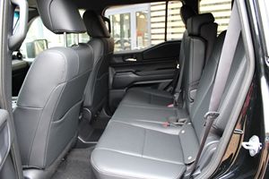 HIGHRUN - Toyota Land Cruiser 2025 Usado, Negro, Todoterreno, 2798 cc, 204 CV, Transmisión 4x4, Diésel, Sensor de Lluvia, Faros LED, en Venta - Product Image 3
