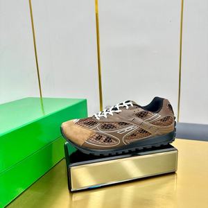 รองเท้ากีฬาสีน้ำตาลระดับไฮเอนด์พร้อมเชือกผูก รองเท้าผู้ชายออกแบบโดยดีไซเนอร์ผู้เชี่ยวชาญ รองเท้าตาข่ายระบายอากาศได้ดี - Product Image 2